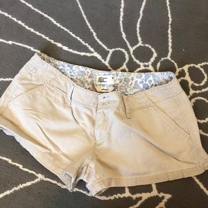 American eagle khaki shorts sz 8